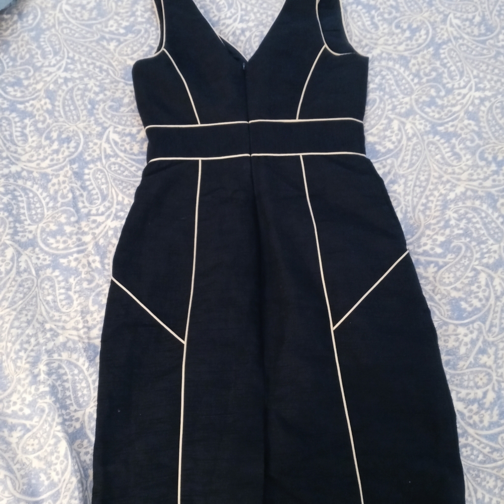 Trina Turk Black and White Sheath Midi Dress V-Neck Sleeveless